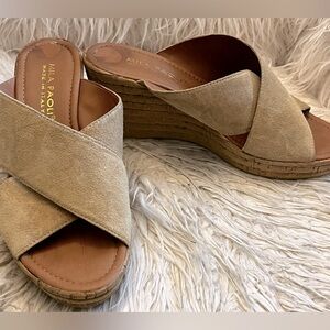 Nude wedge shoe